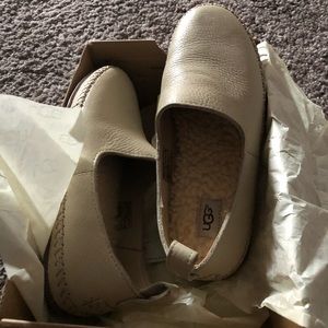 Ugg Size 5 women’s slipper/shoe
